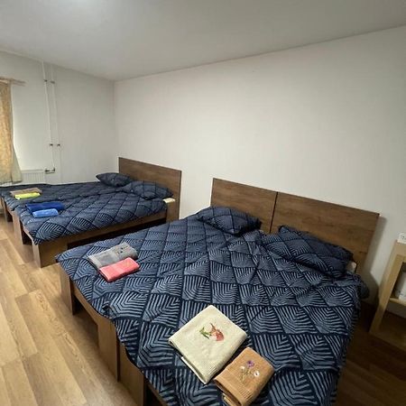 Jo Minosegu Lakasok Kivalo Kozlekedes Mellett Apartment Budapest Luaran gambar