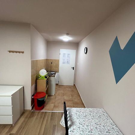 Jo Minosegu Lakasok Kivalo Kozlekedes Mellett Apartment Budapest Luaran gambar
